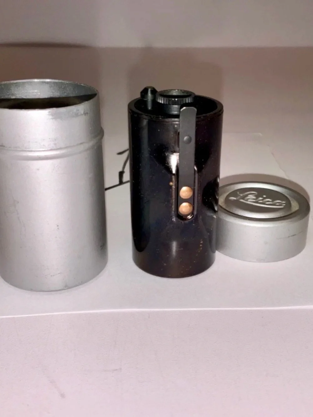 Vintage Leica Leitz Wetzlar Germany Reloadable 35mm Film Cassette W / Metal Case